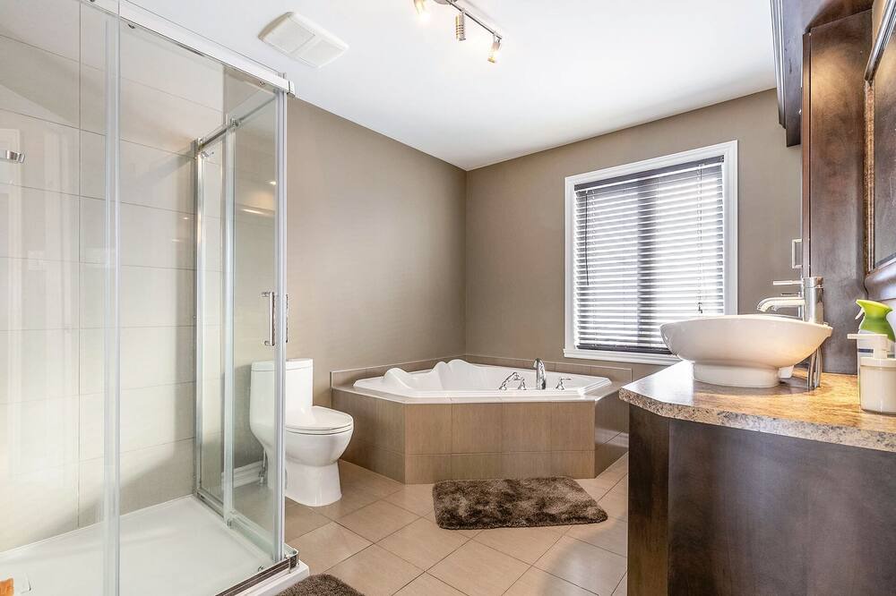 Photo of Bathroom in Brossard