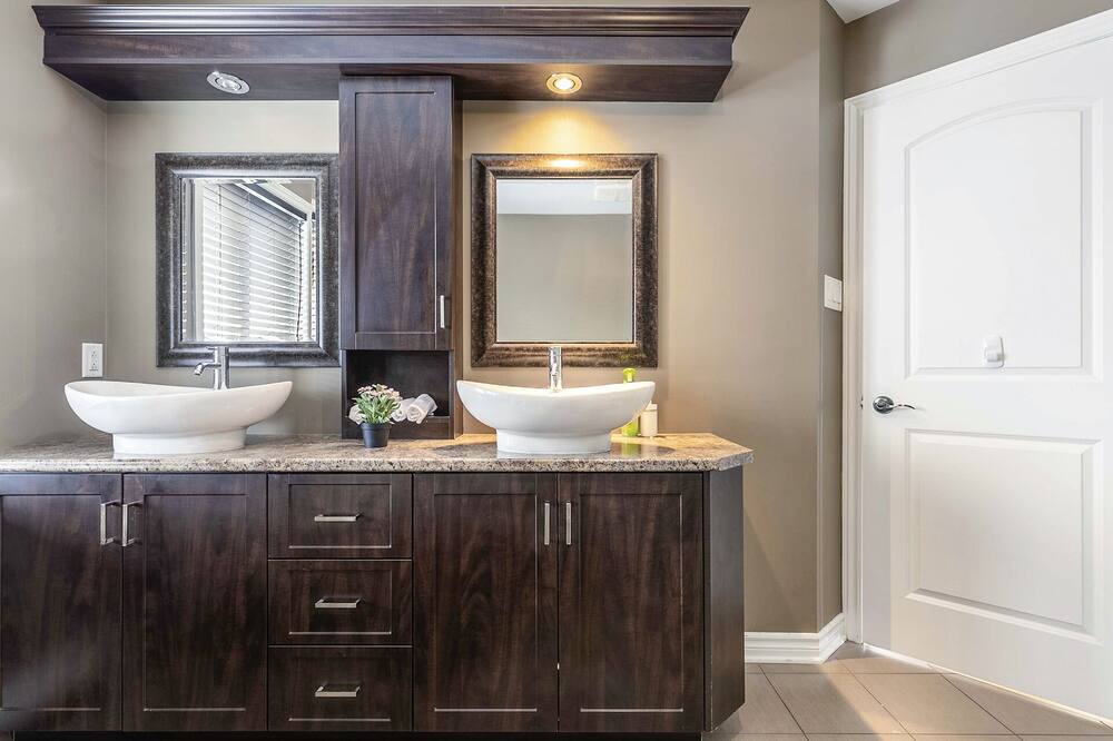Photo of Bathroom in Brossard