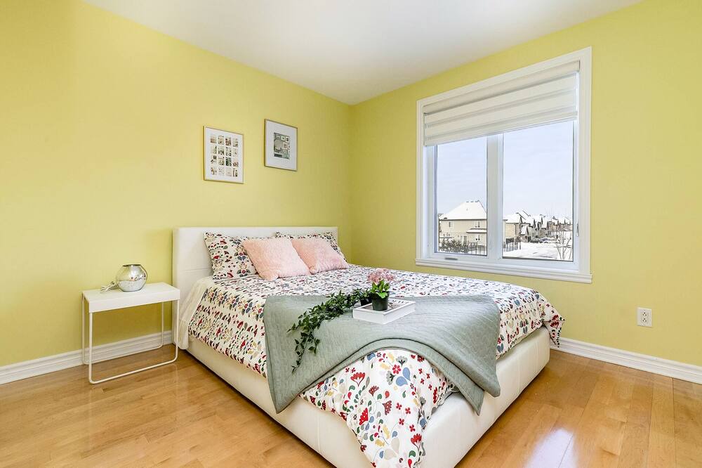 Photo of Bedroom in Brossard