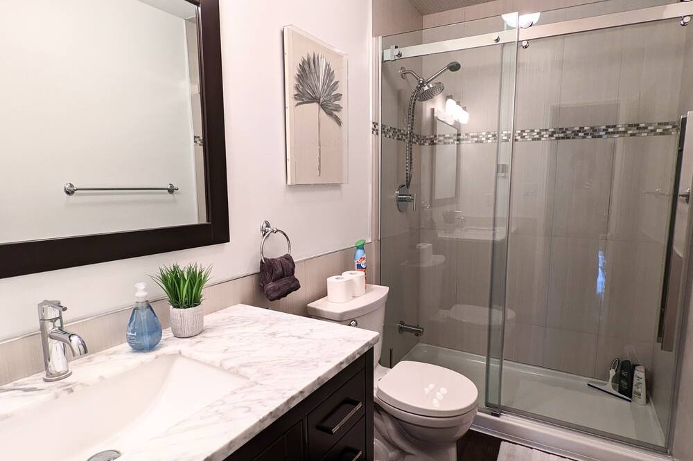 Photo of Bathroom in Gravenhurst