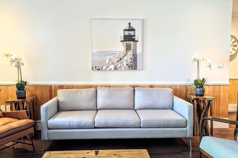 Photo of Livingroom in Gravenhurst