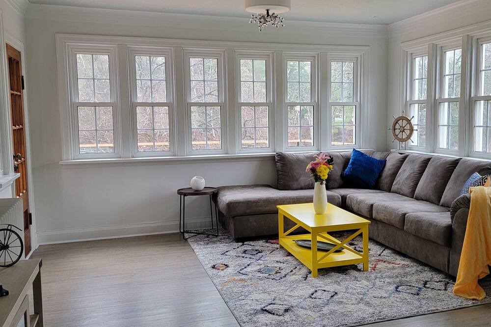 Photo of Livingroom in Bancroft