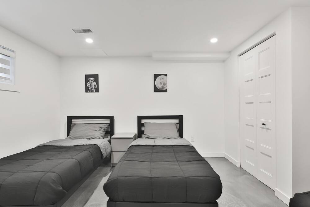 Photo of Livingroom in Fabreville