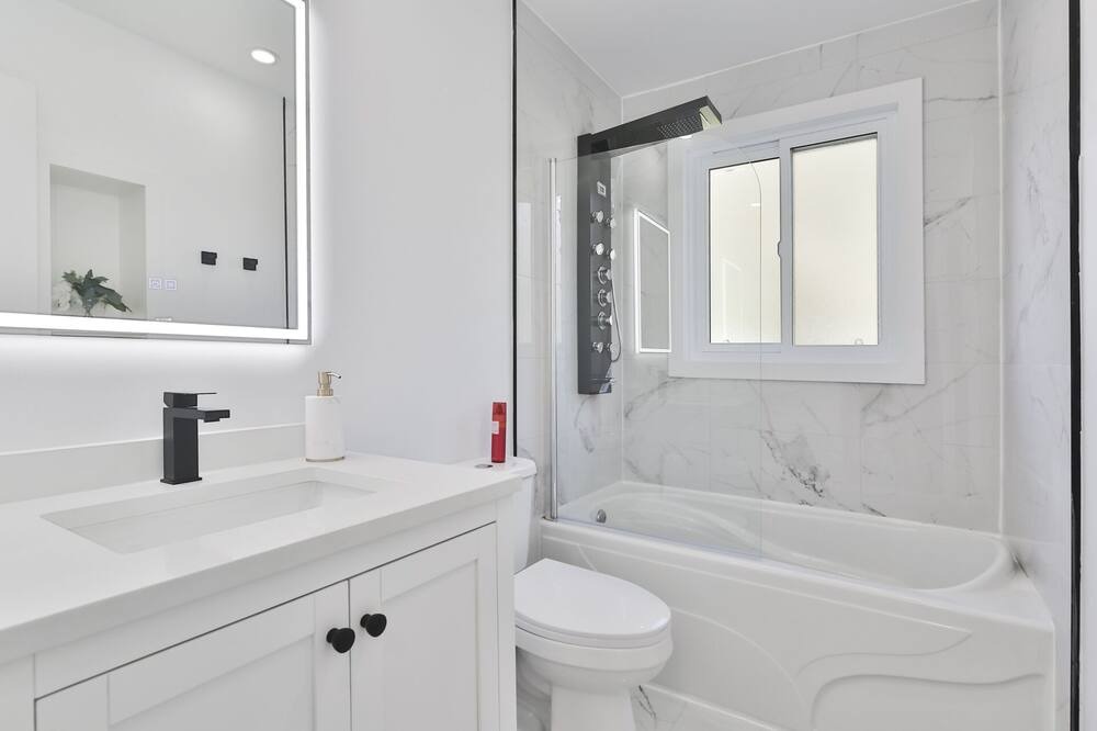 Photo of Bathroom in Fabreville