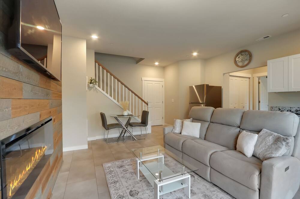 Photo of Livingroom in Bonney Lake