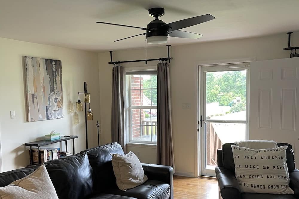 Photo of Livingroom in Dickson