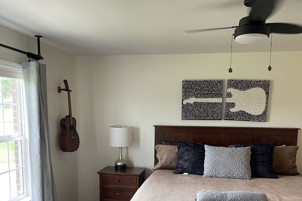 Photo of Bedroom in Dickson