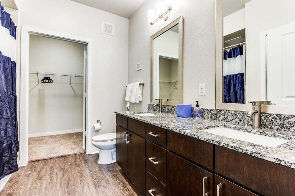Photo of Bathroom in West Congress