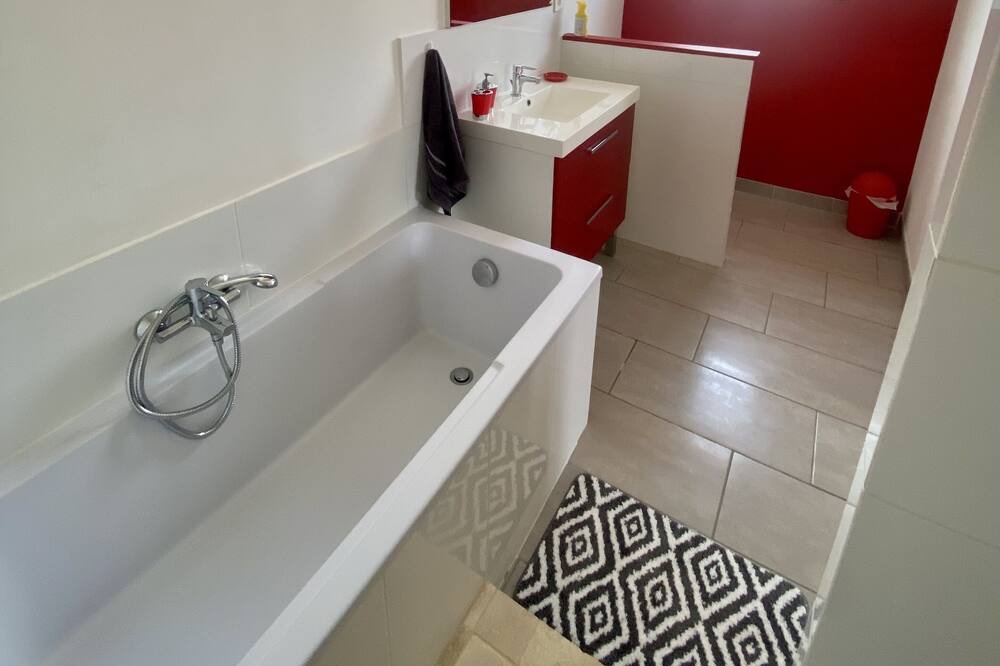 Photo of Bathroom in Visan