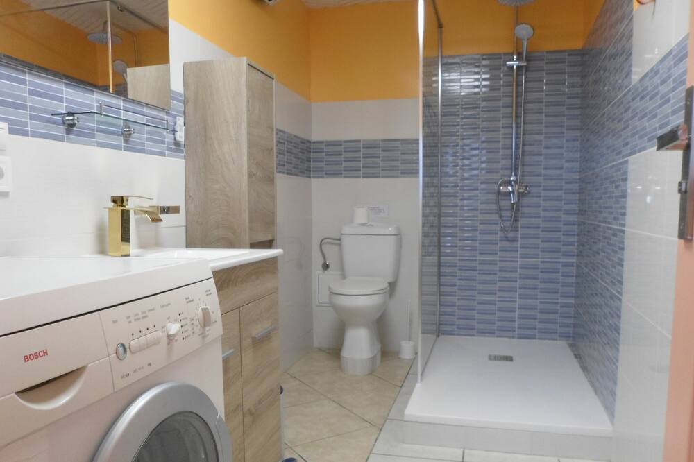 Photo of Bathroom in Semeac