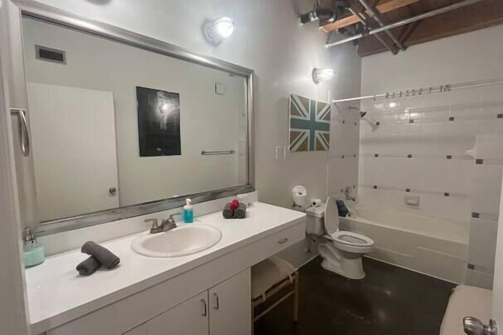 Photo of Bathroom in Deep Ellum