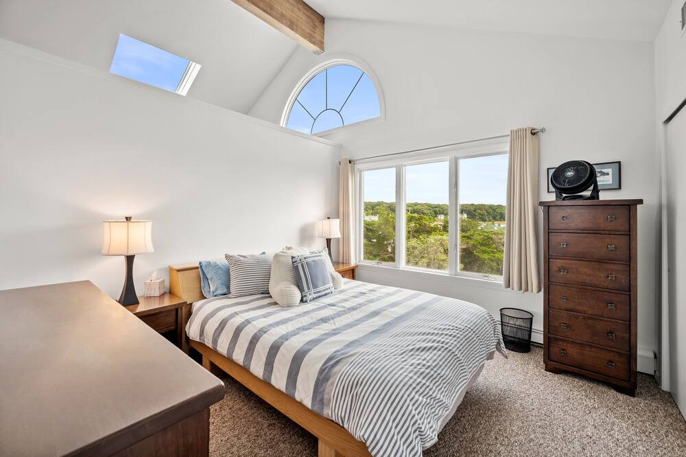 Photo of Bedroom in Mount Sinai