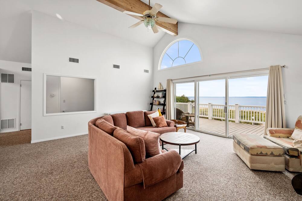 Photo of Livingroom in Mount Sinai