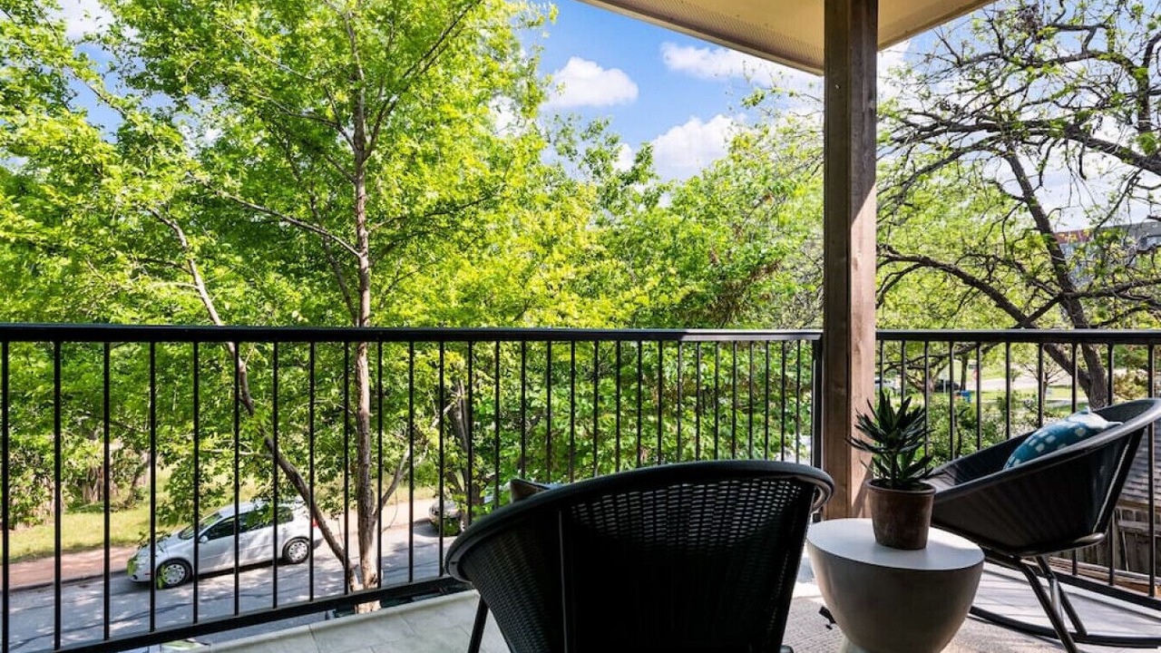 Photo of Patio Balcony in North University