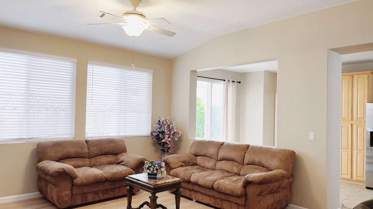 Photo of Livingroom in Pittsburg