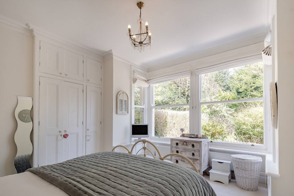 Photo of Bedroom in Portishead