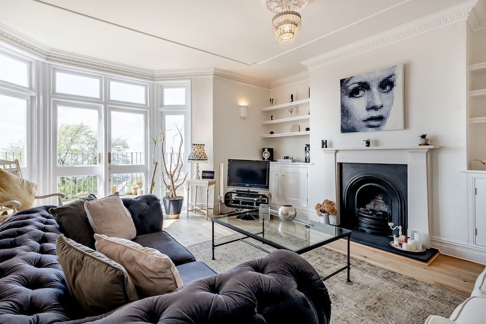 Photo of Livingroom in Portishead