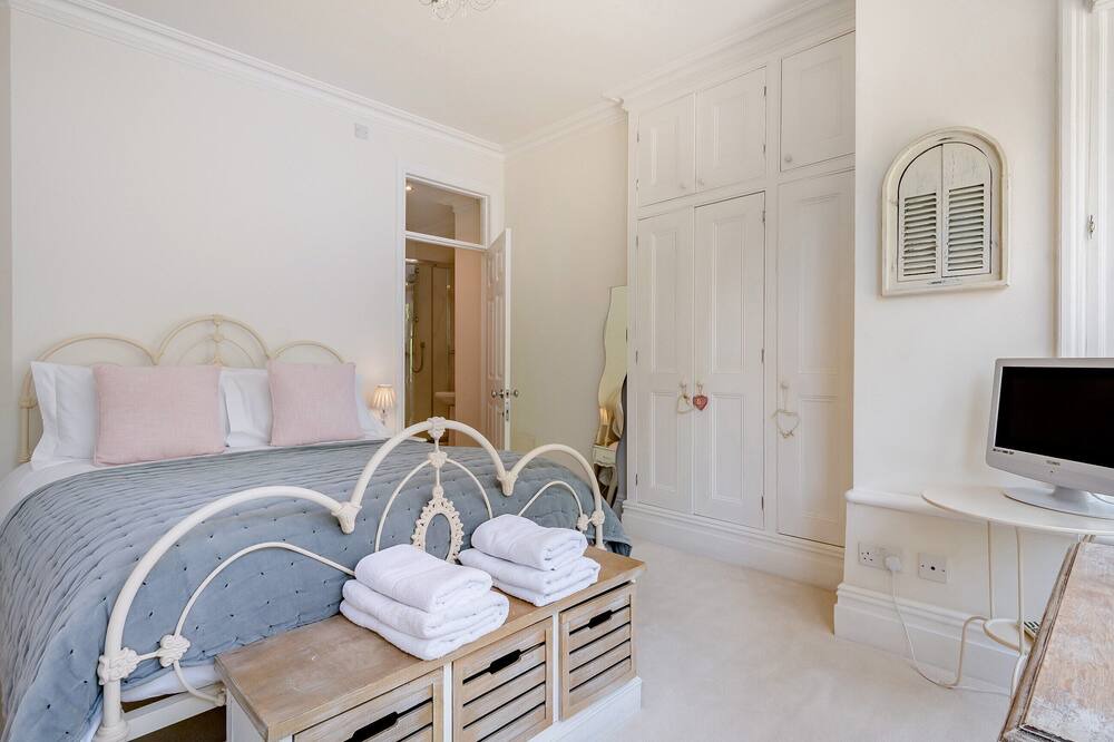 Photo of Others in Portishead