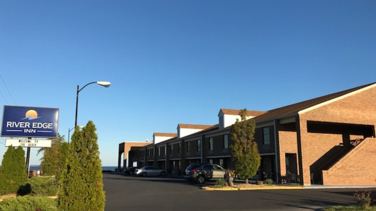 Photo of Outdoor in Issue