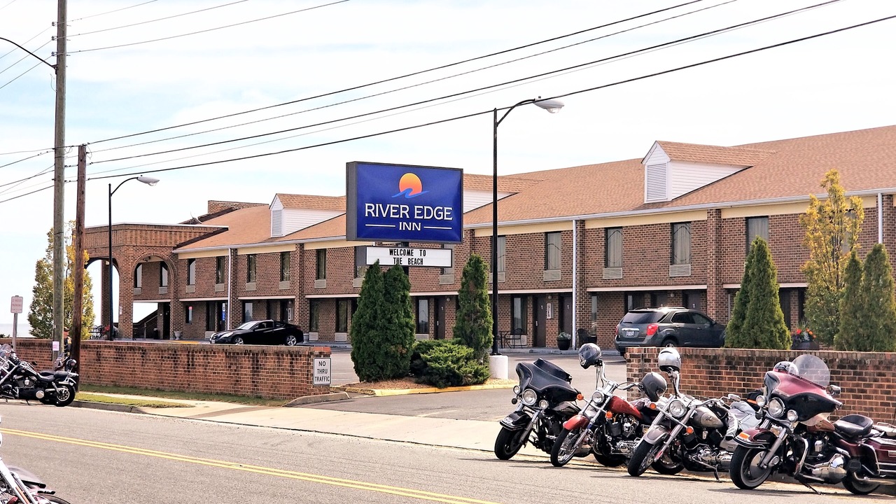 Photo of Outdoor in Issue