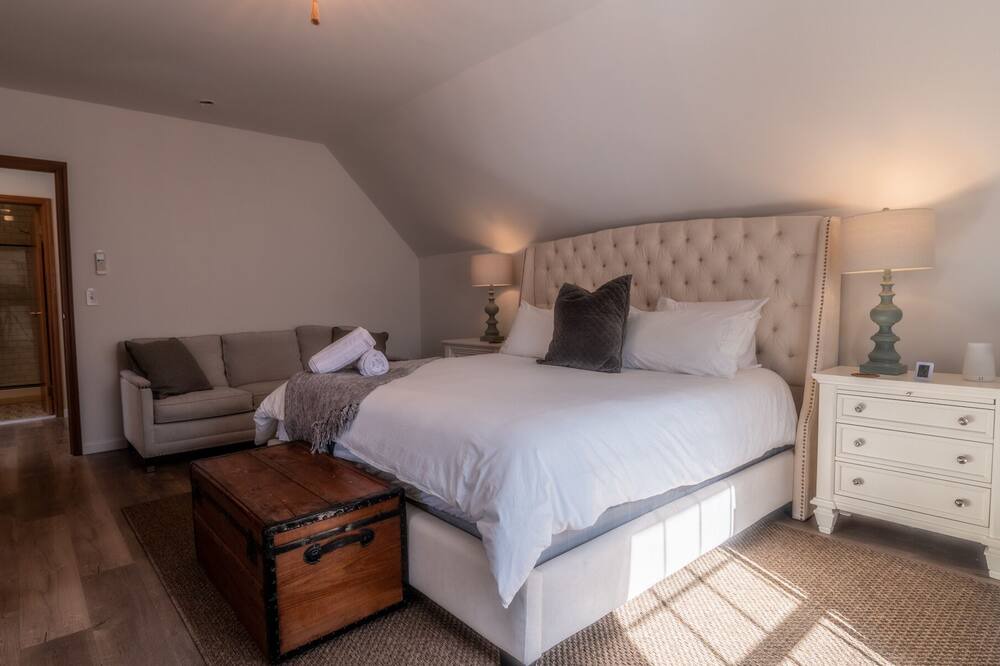 Photo of Bedroom in Parksville