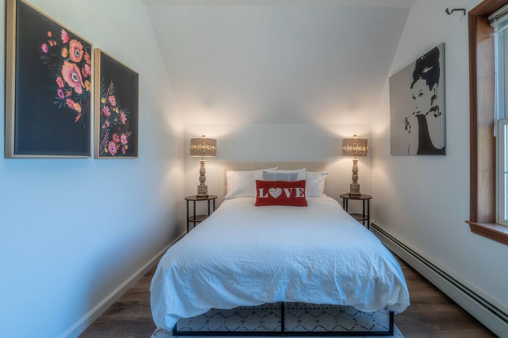 Photo of Bedroom in Parksville