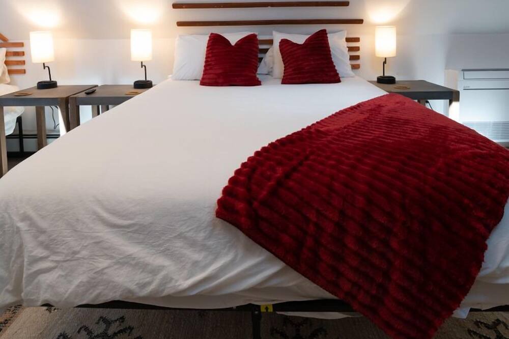 Photo of Bedroom in Parksville