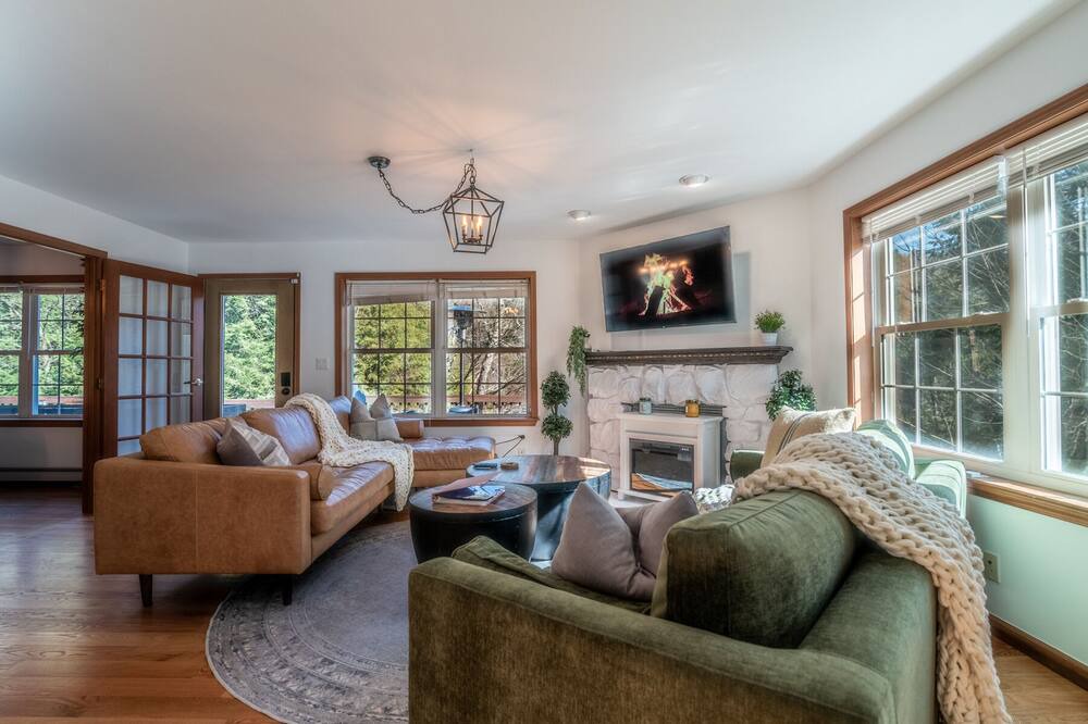 Photo of Livingroom in Parksville