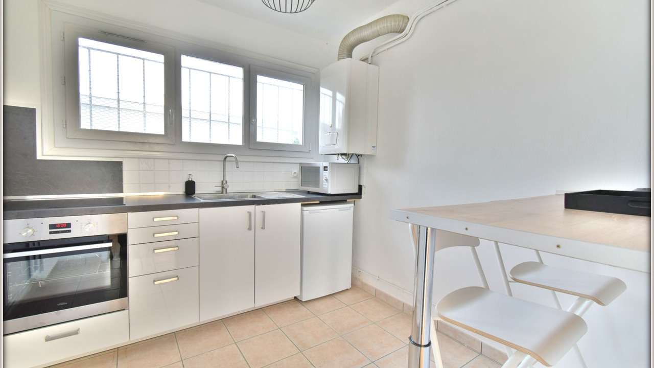 Photo of Kitchen in Cimetiere de l'Est