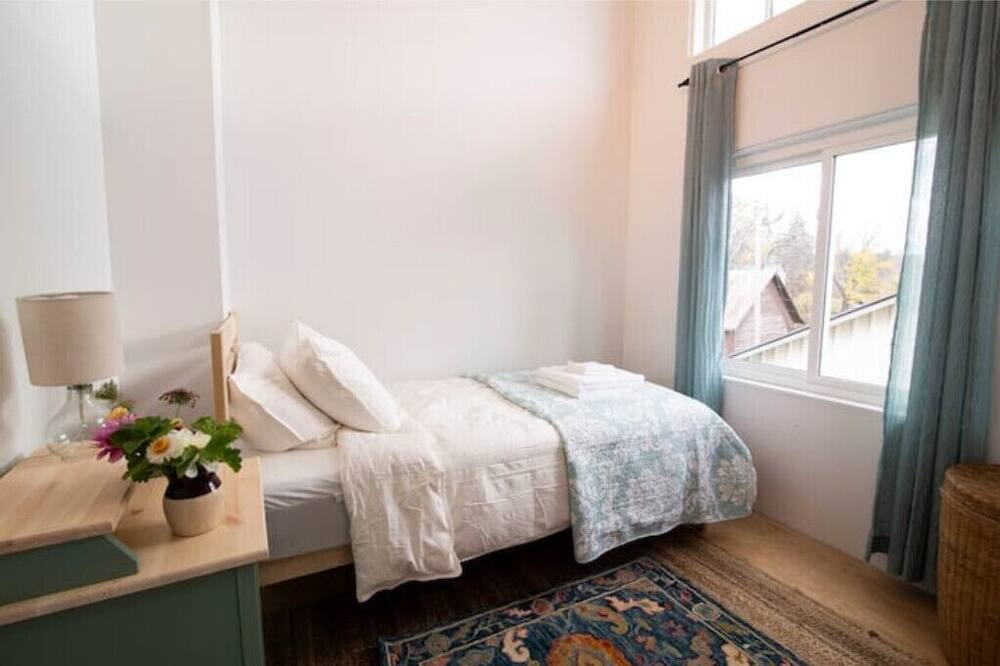 Photo of Bedroom in Valois