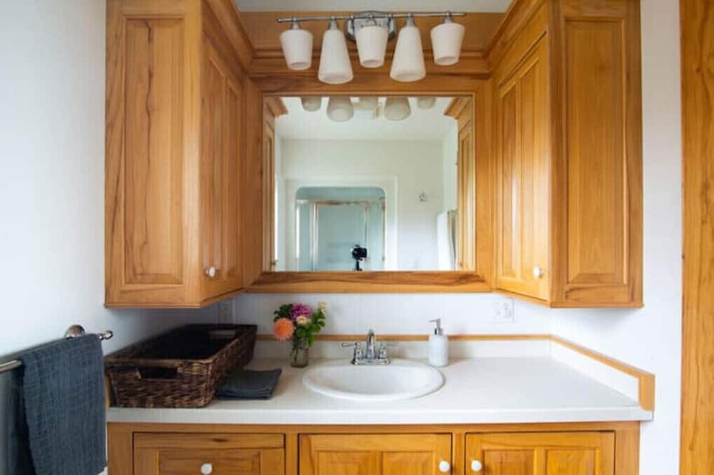 Photo of Bathroom in Valois
