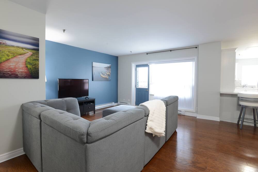 Photo of Livingroom in Terra Nova