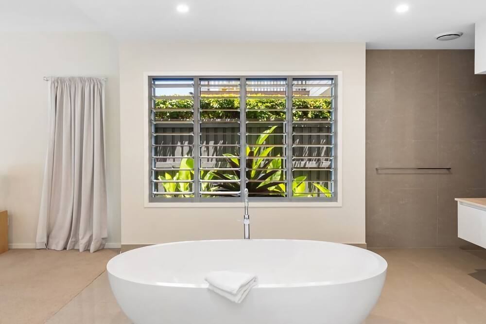 Photo of Bathroom in Mount Coolum