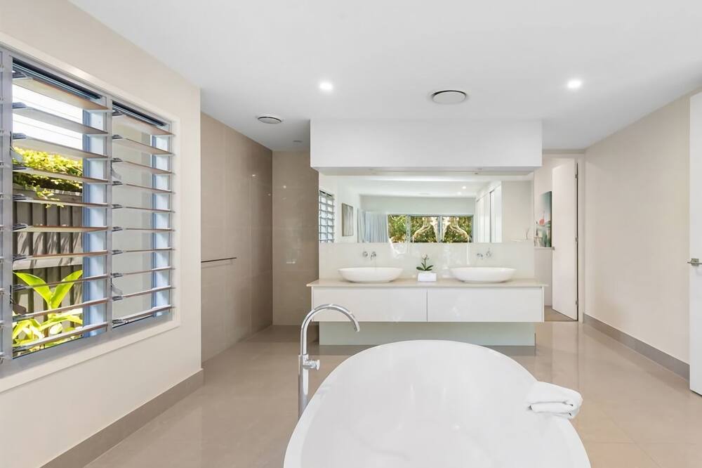 Photo of Bathroom in Mount Coolum