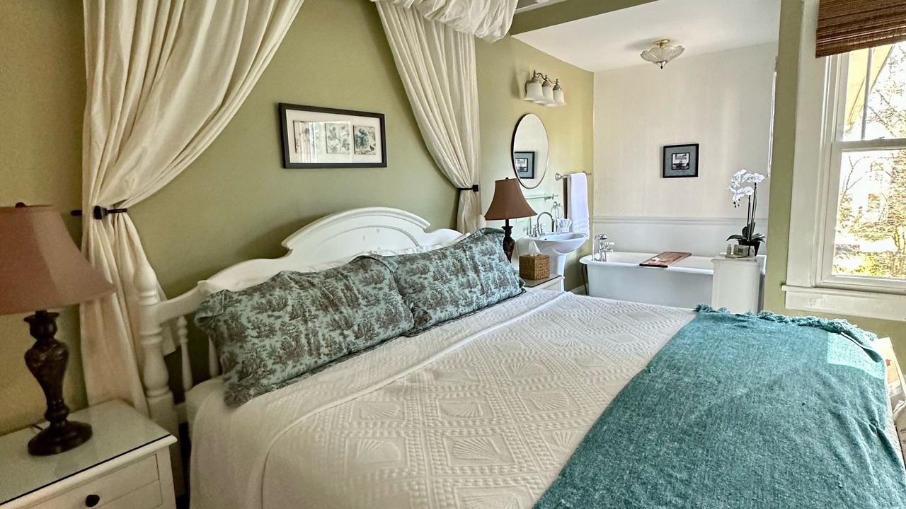 Photo of Bedroom in Black Mountain