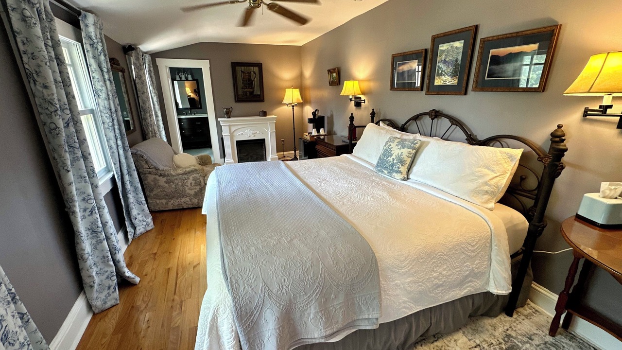 Photo of Bedroom in Black Mountain