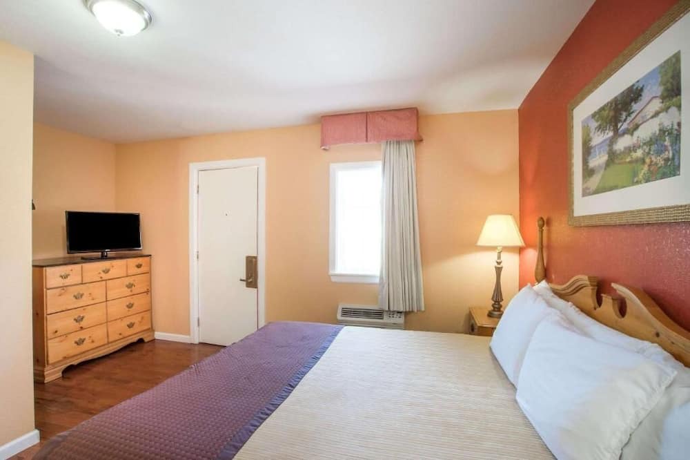 Photo of Bedroom in Knoxville