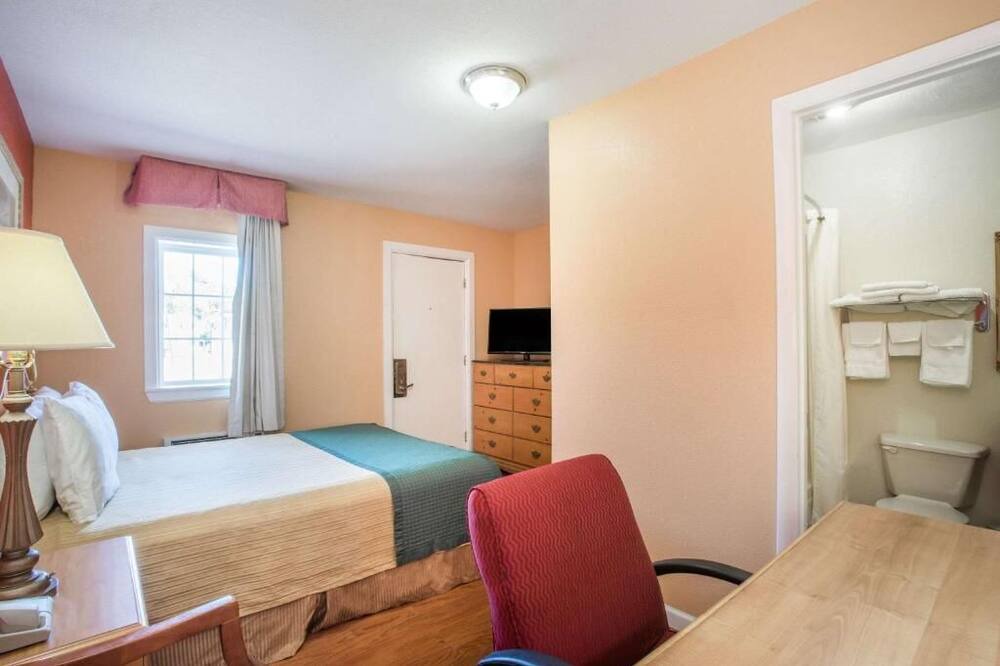 Photo of Bedroom in Knoxville