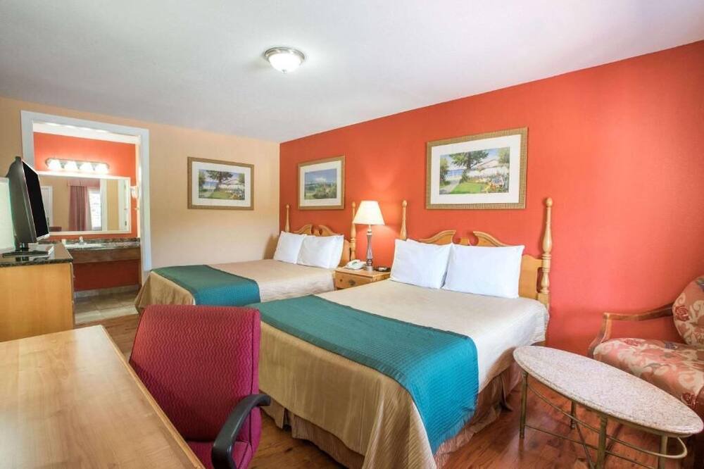 Photo of Bedroom in Knoxville