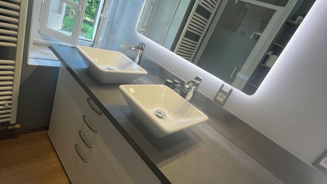 Photo of Others in Besset