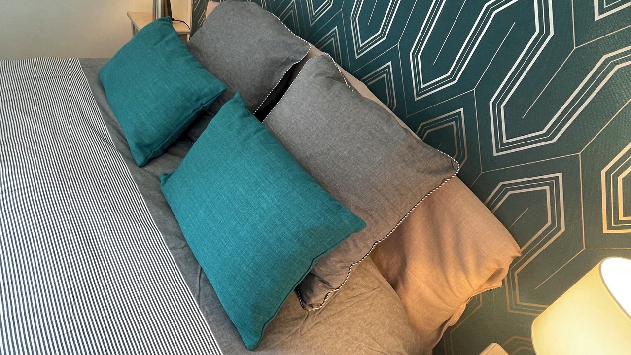 Photo of Others in Besset