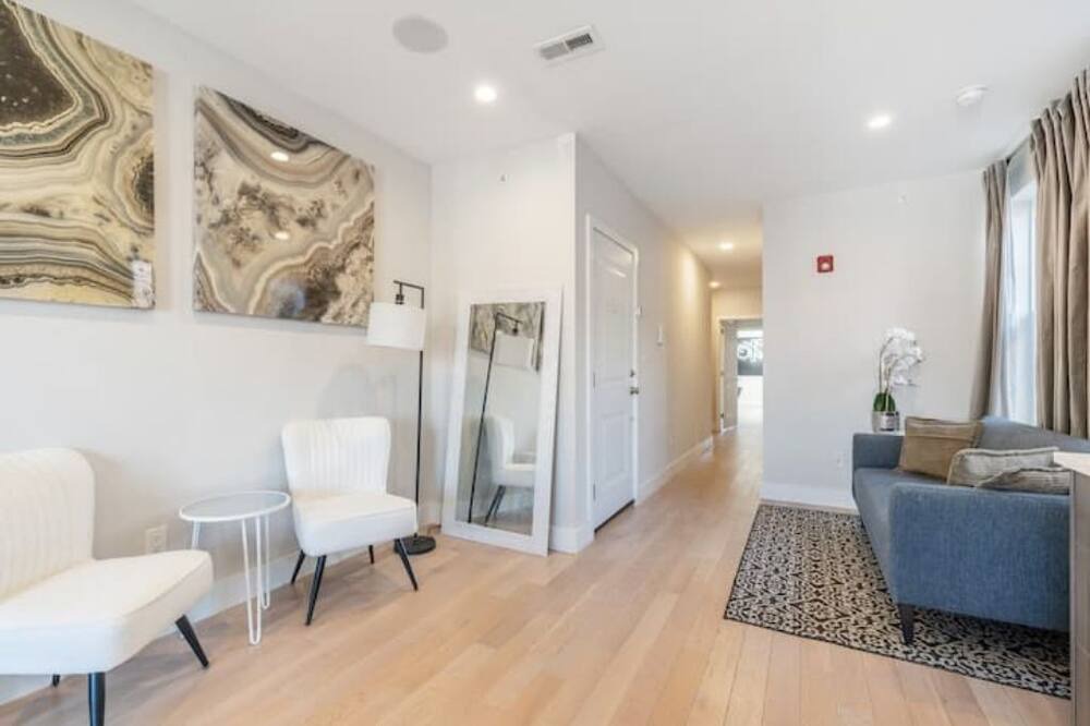 Photo of Livingroom in Poplar