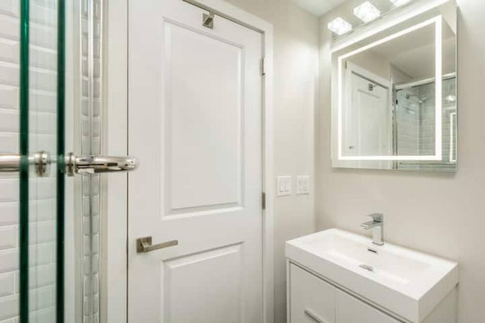 Photo of Bathroom in Poplar