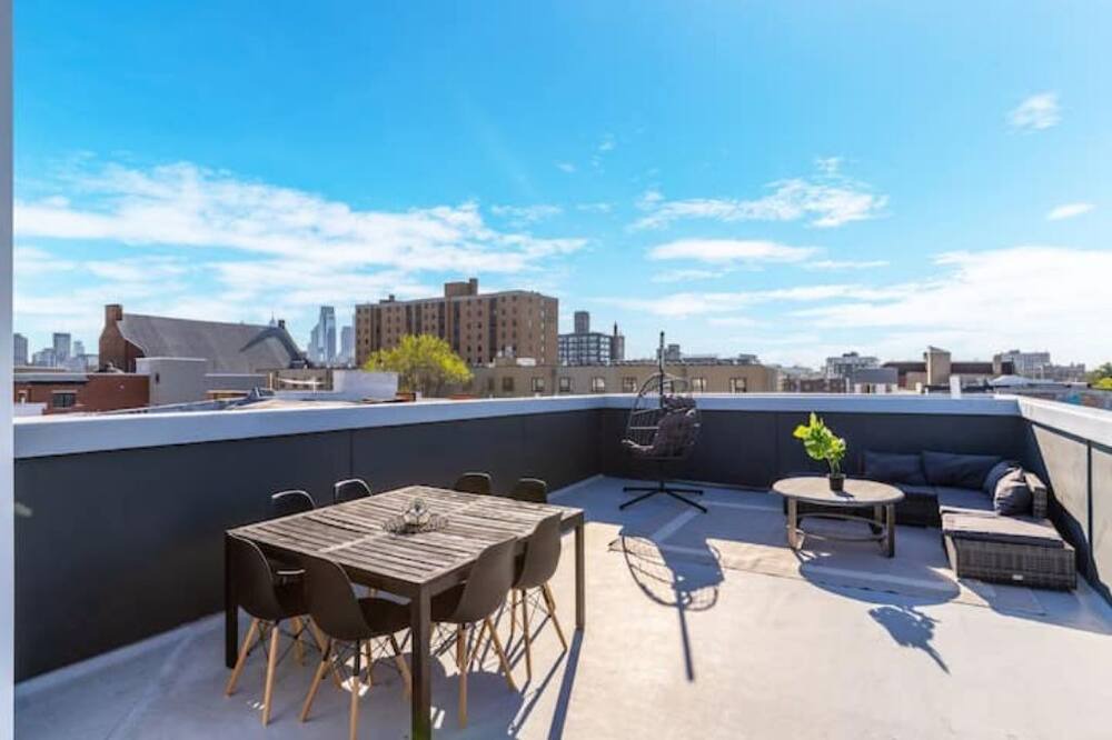 Photo of Outdoor in Poplar
