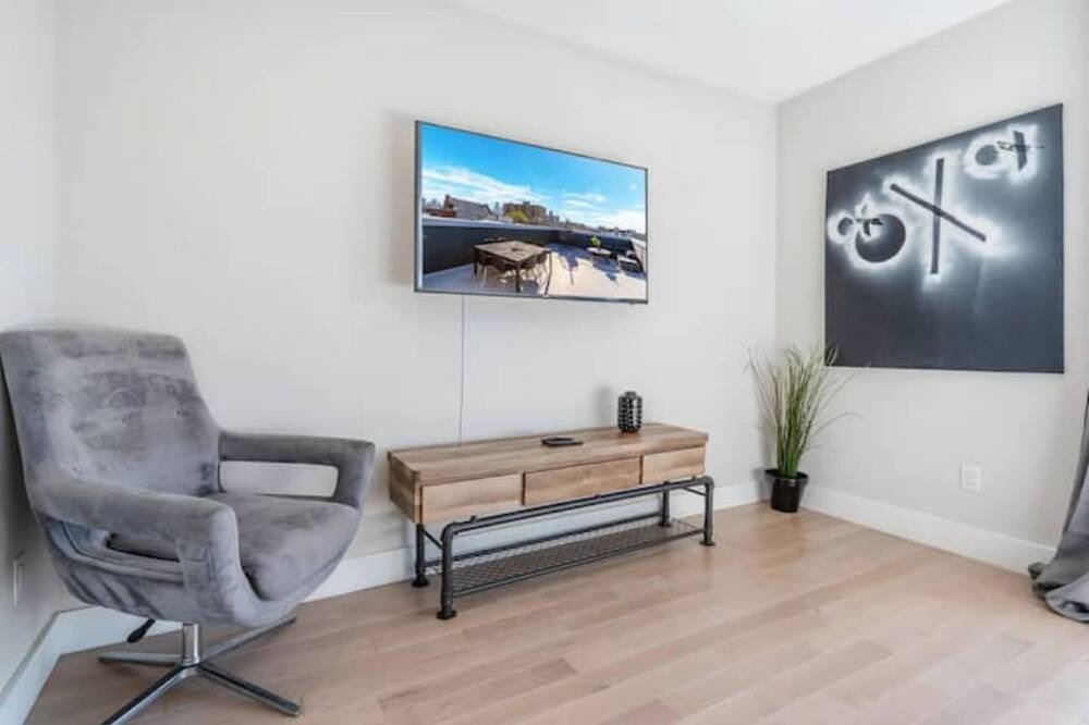 Photo of Livingroom in Poplar
