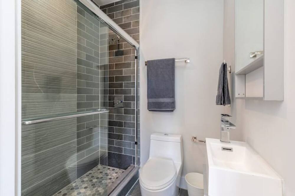Photo of Bathroom in Poplar