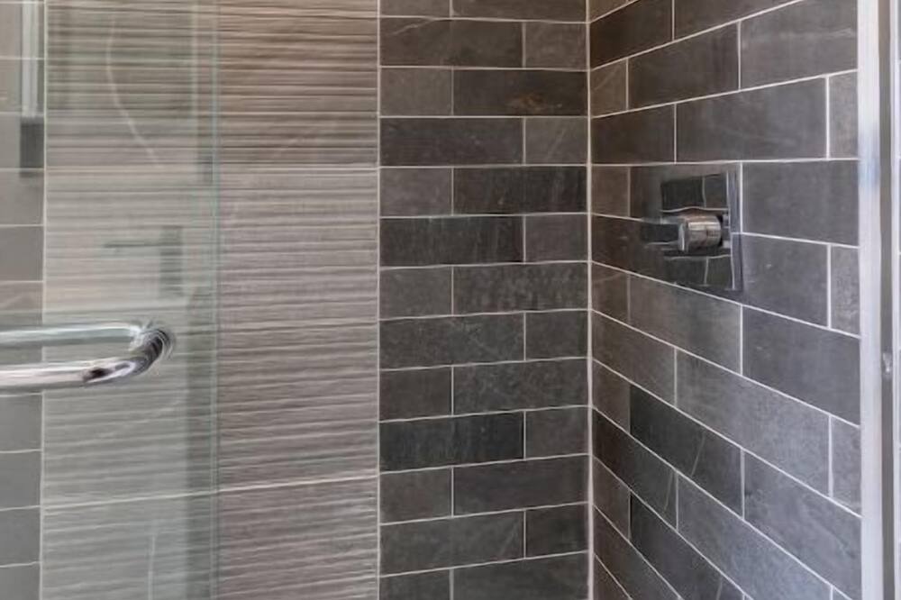 Photo of Bathroom in Poplar