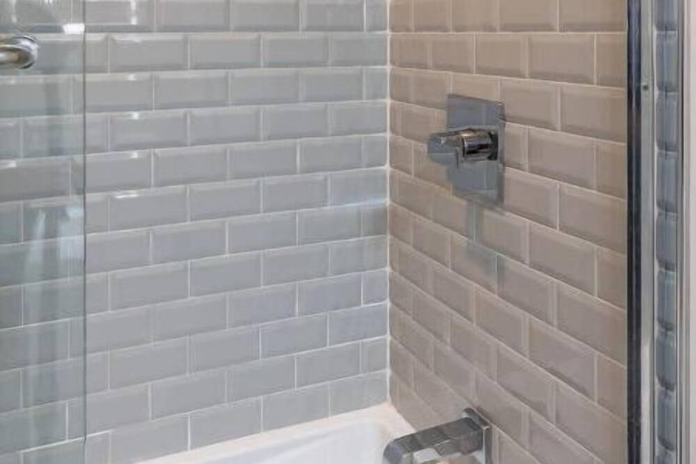 Photo of Bathroom in Poplar
