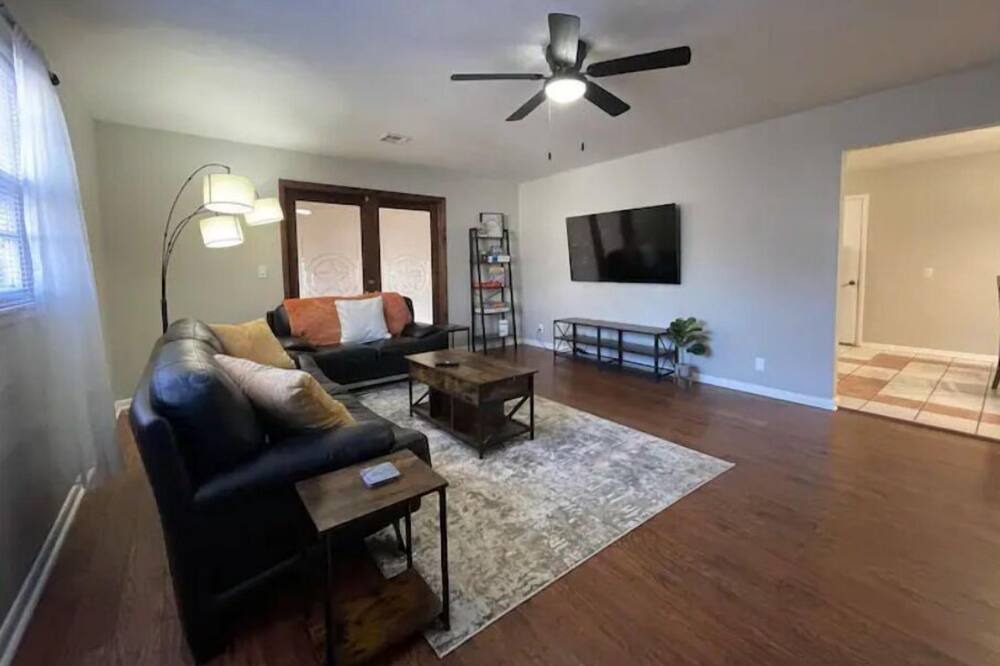 Photo of Livingroom in Muskogee