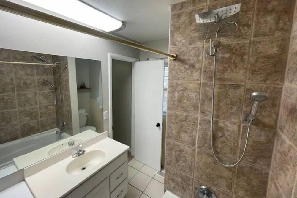 Photo of Bathroom in Muskogee